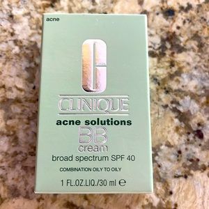 COPY - Clinique BB cream light medium nib spf40 acne solutions